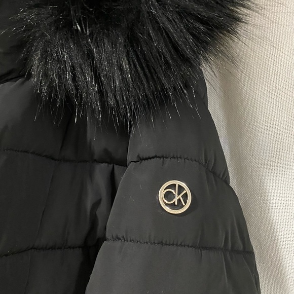 Calvin Klein - Picture 2 of 10